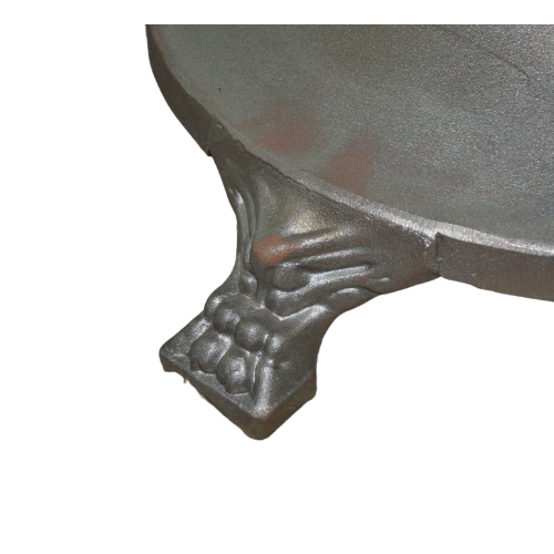 Pied trancheuse brut en fonte d'aluminium gros plan du pied